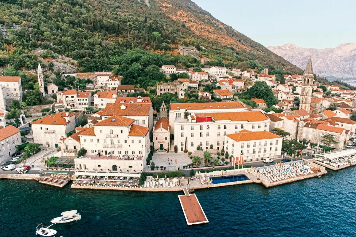 obiekt, teren hotelu, basen