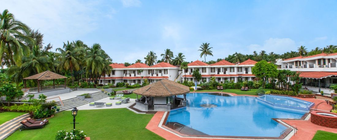 obiekt, teren hotelu, basen