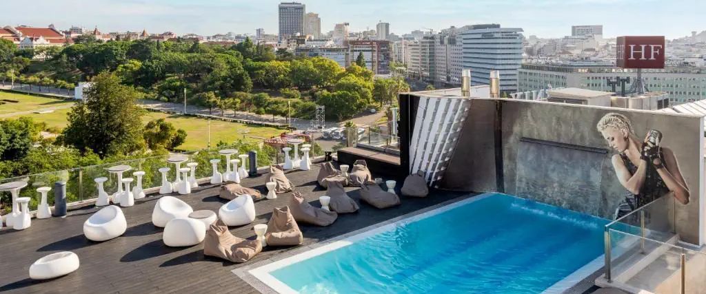 obiekt, teren hotelu, basen