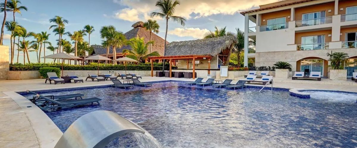 obiekt, teren hotelu, basen