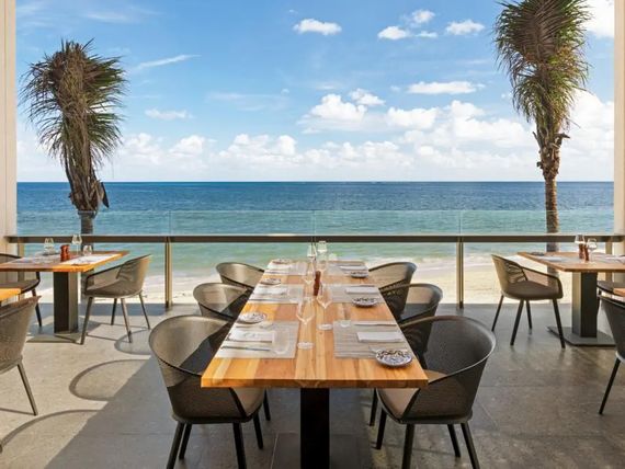 teren hotelu, plaża, restauracja