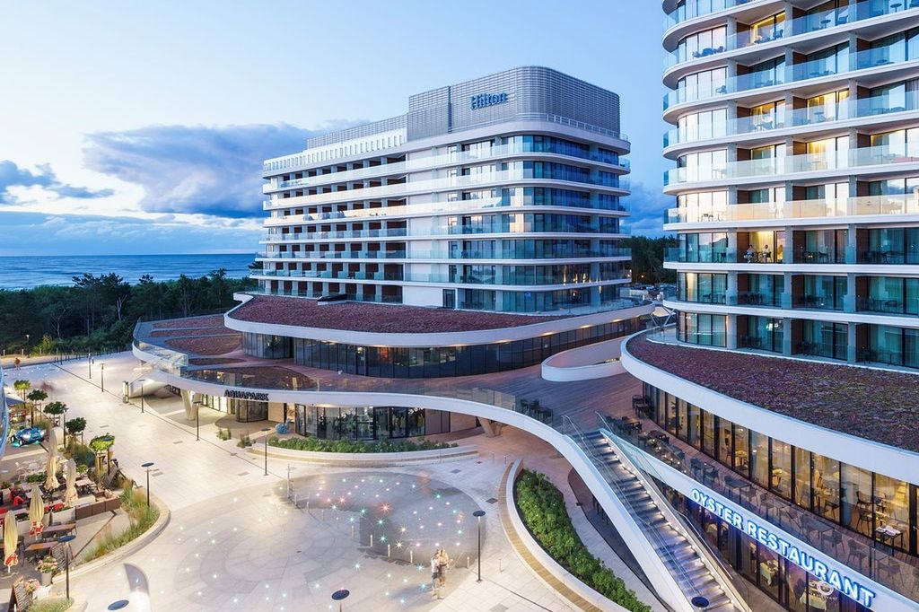 obiekt, budynek główny, teren hotelu