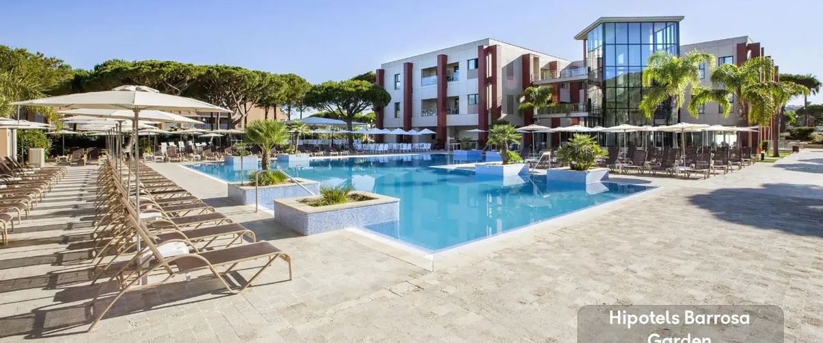 obiekt, teren hotelu, basen