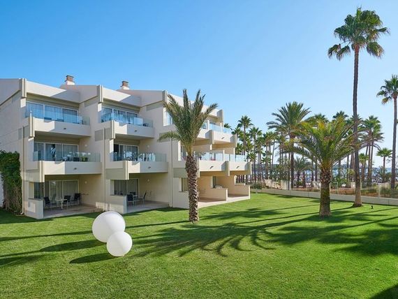 obiekt, teren hotelu