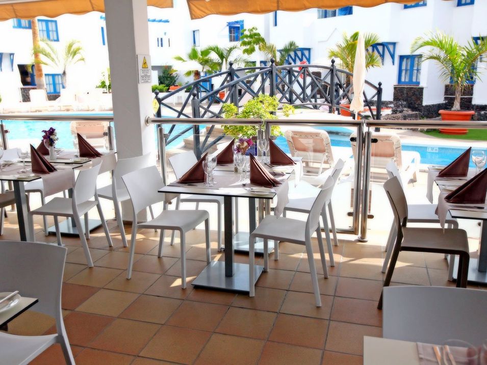 pool bar