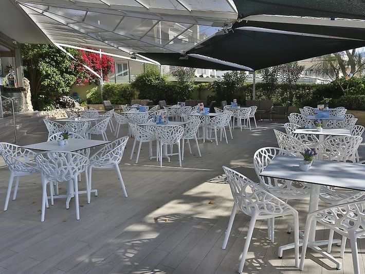 teren hotelu, restauracja, kawiarnia