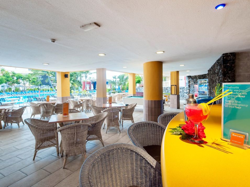 beach bar