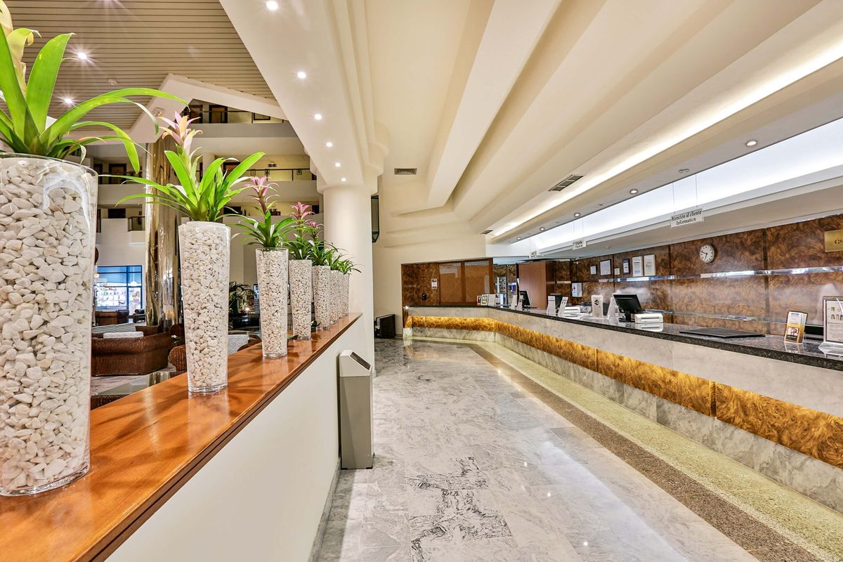 Alua Tenerife (ex. Gema Gran Turquesa Playa) - recepcja / lobby