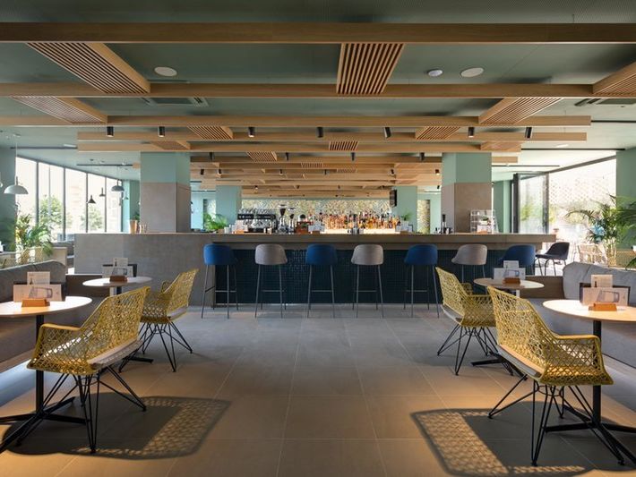 teren hotelu, drink bar