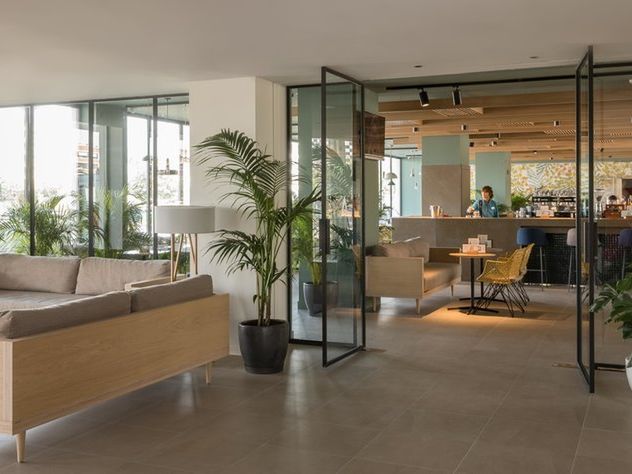 teren hotelu, lobby bar
