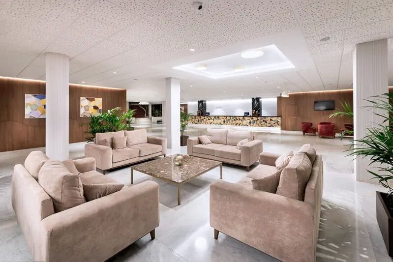 Best Semiramis - recepcja / lobby