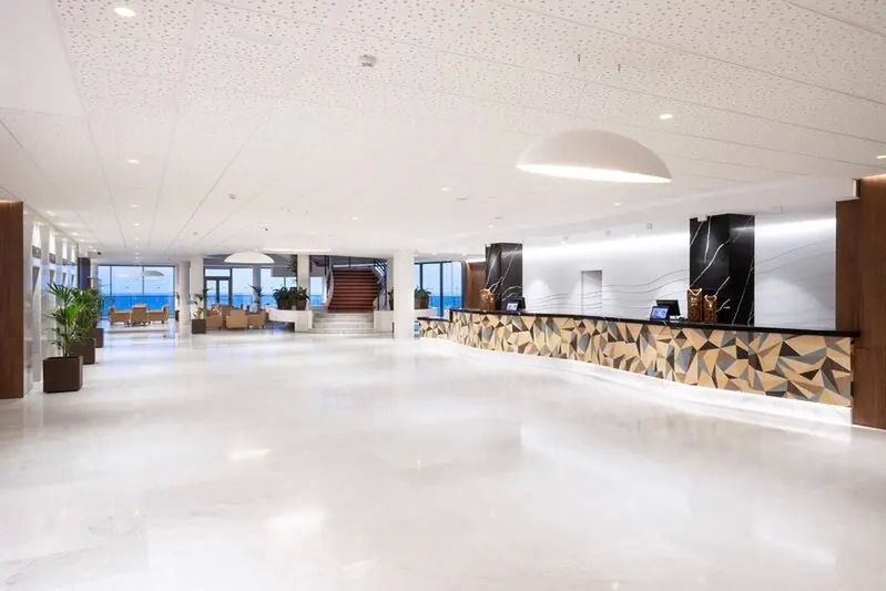 Best Semiramis - recepcja / lobby