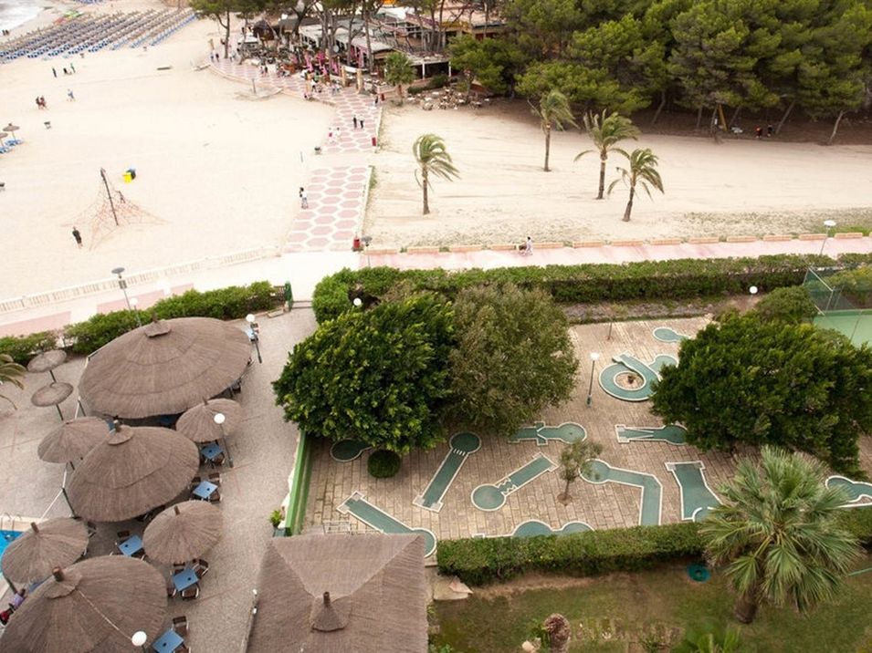 teren hotelu, basen, plaża