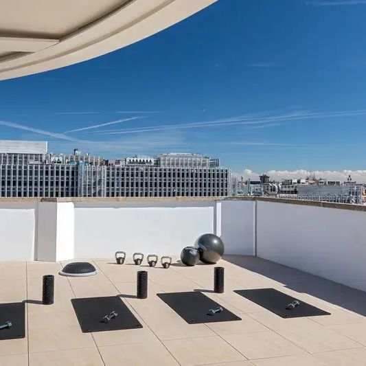 Canopy by Hilton Madrid Castellana (ex. Holiday Inn Madrid - Bernabeu)