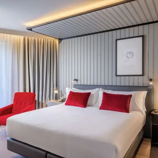 Canopy by Hilton Madrid Castellana (ex. Holiday Inn Madrid - Bernabeu)