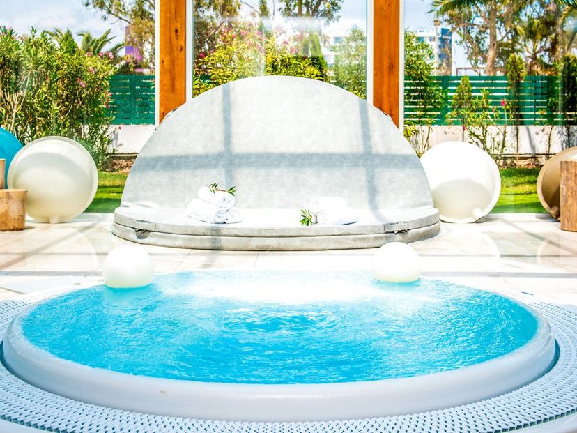 jacuzzi