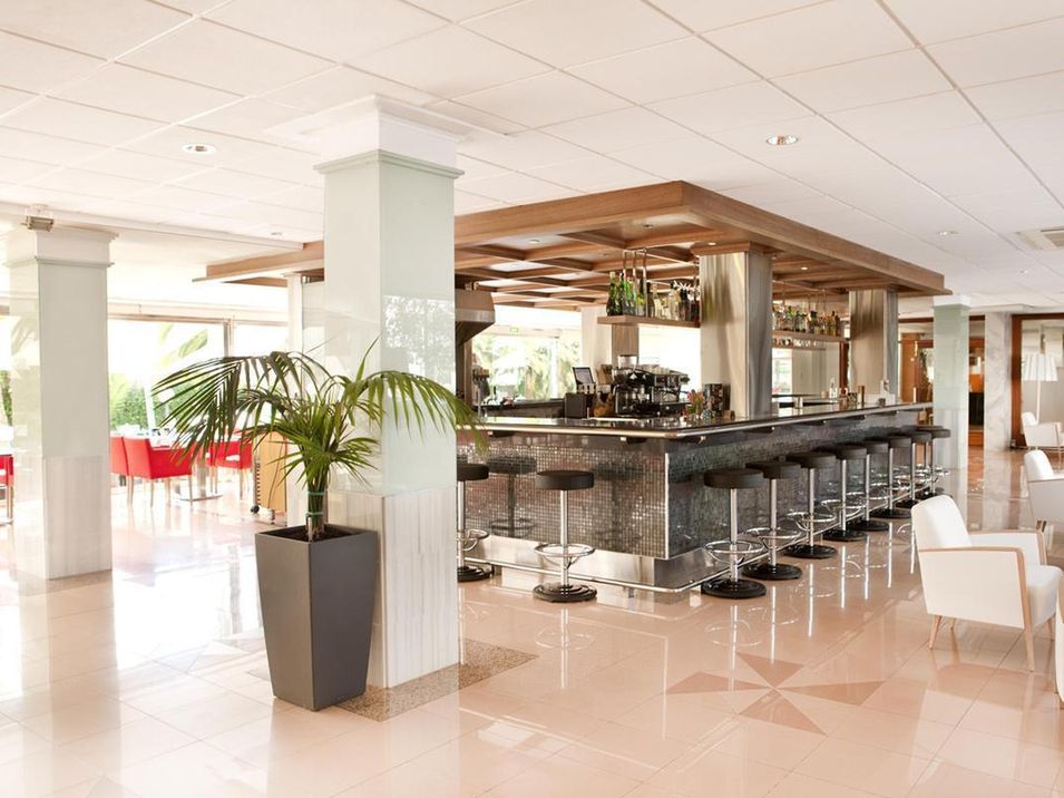 lobby bar, drink bar