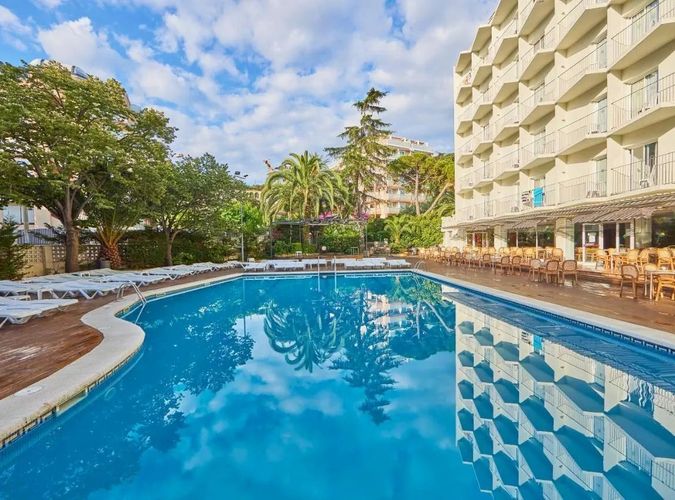 Don Juan Resort by Fergus