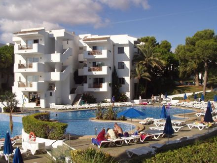 Esmeralda Park 3*