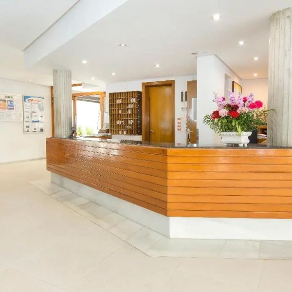 Flora Aparthotel