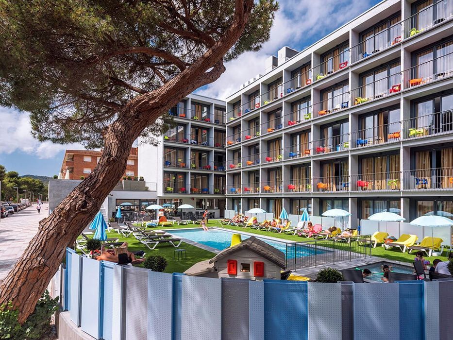 teren hotelu, basen, dla dzieci