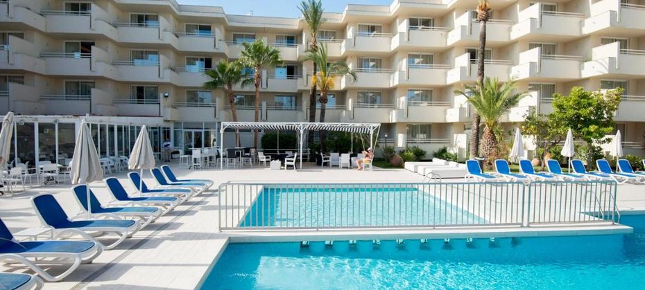 Globales Cala Bona Suites (ex Som Llevant Suites)