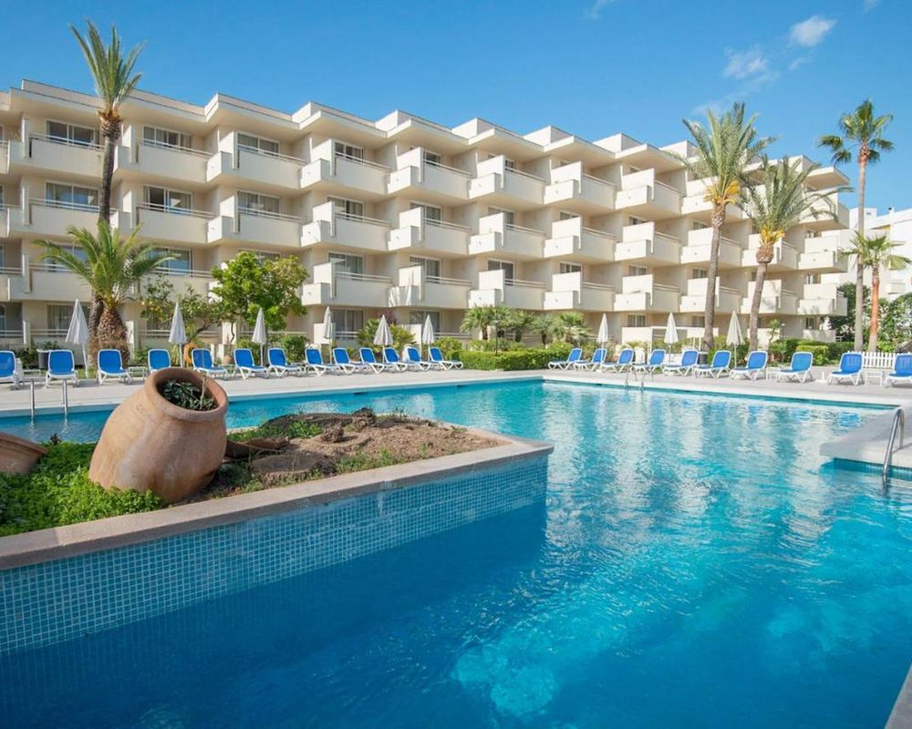 Globales Cala Bona Suites (ex Som Llevant Suites)