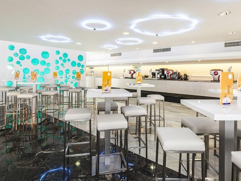 budynek główny, restauracja, lobby bar