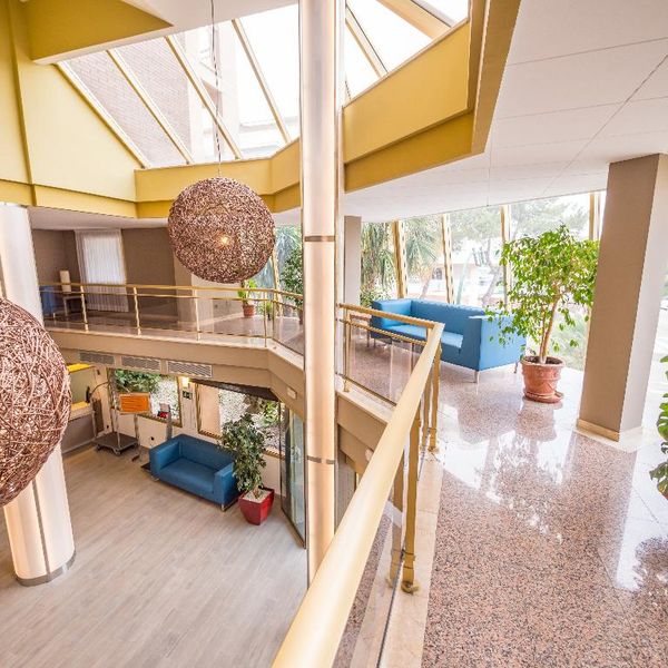 Golden Avenida Suites