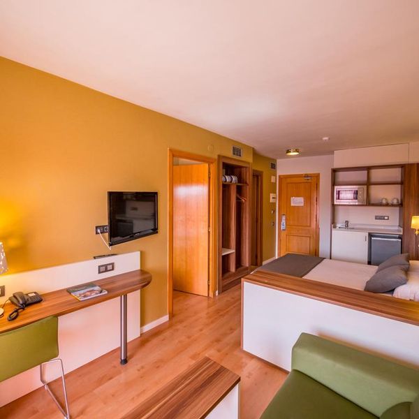 Golden Avenida Suites