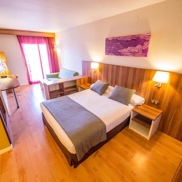 Golden Avenida Suites