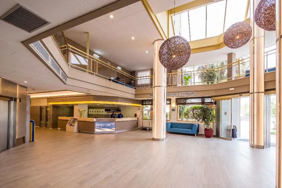 Golden Avenida Suites - recepcja / lobby