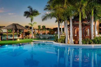 Green Garden Resort & Suites