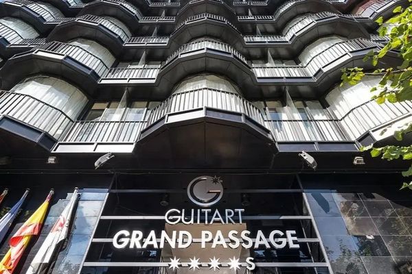 Guitart Grand Passage