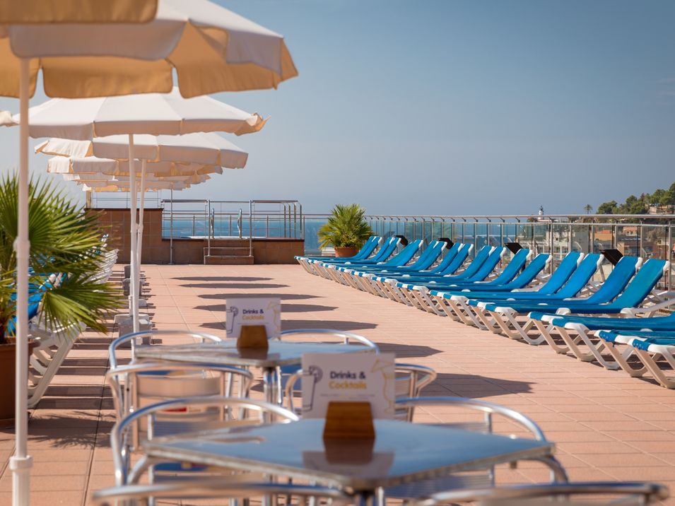 pool bar