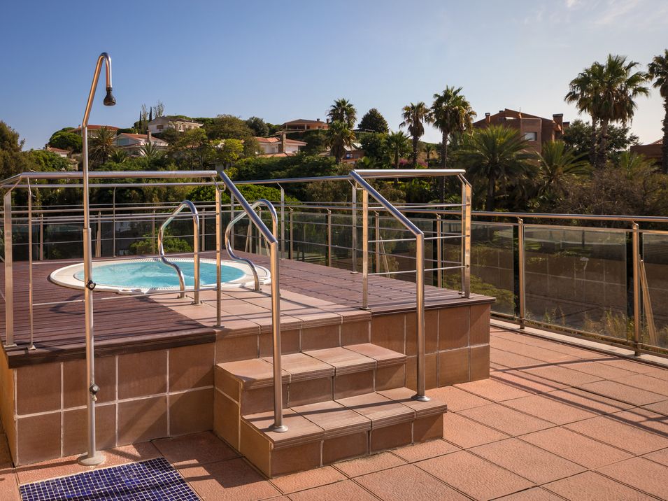 teren hotelu, jacuzzi