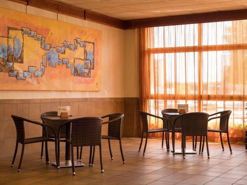 lobby bar