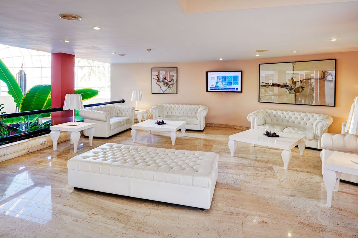 Hipotels La Geria - recepcja / lobby