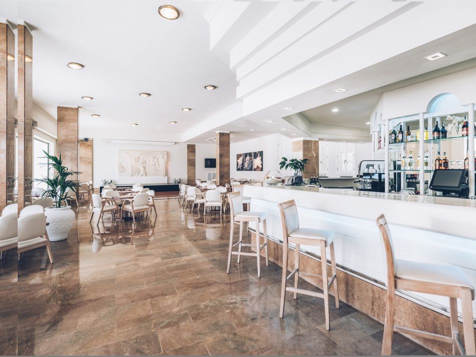 lobby bar