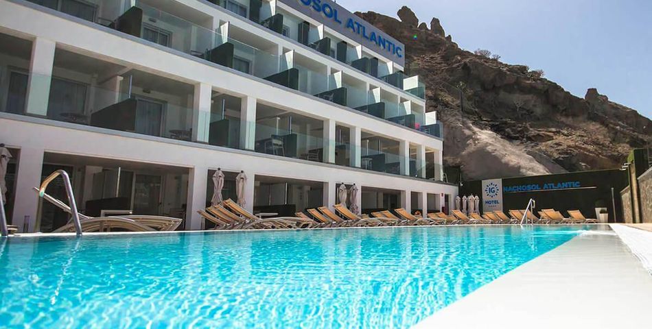 obiekt, teren hotelu, basen