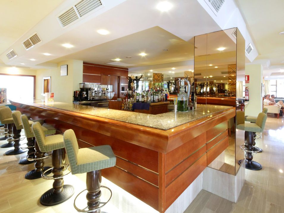 lobby bar, drink bar