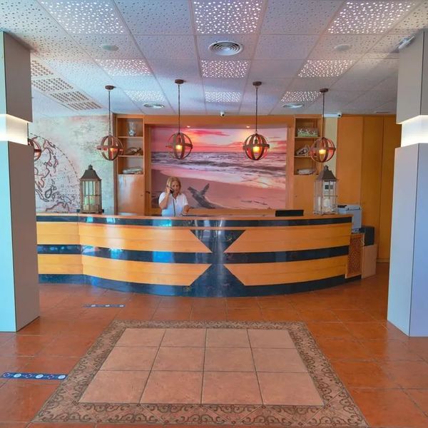 International (Calella de la Costa)