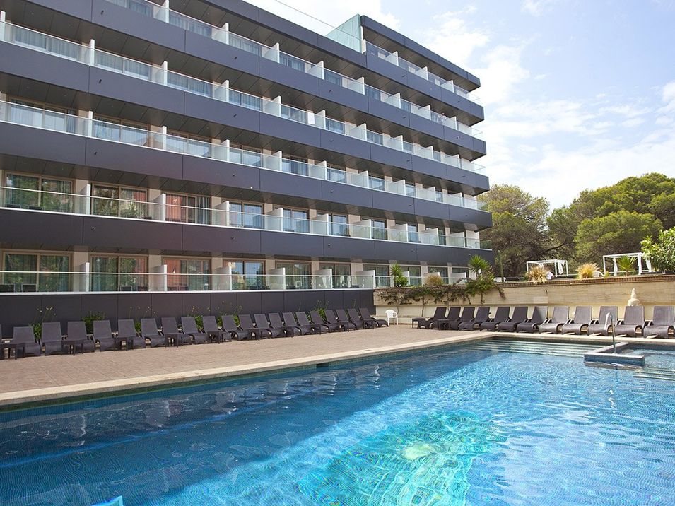 budynek główny, teren hotelu, basen