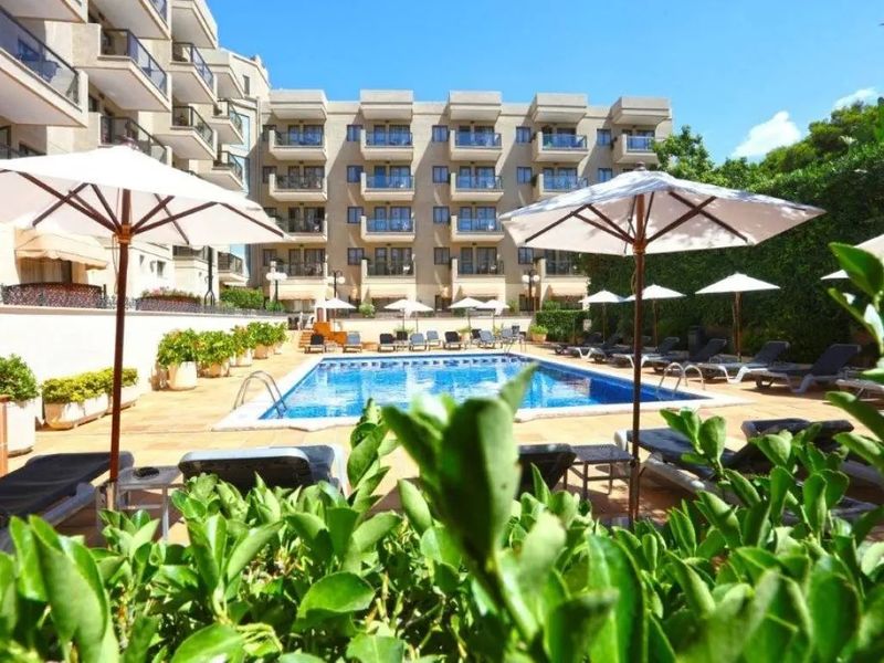 Jade Apartments 3*