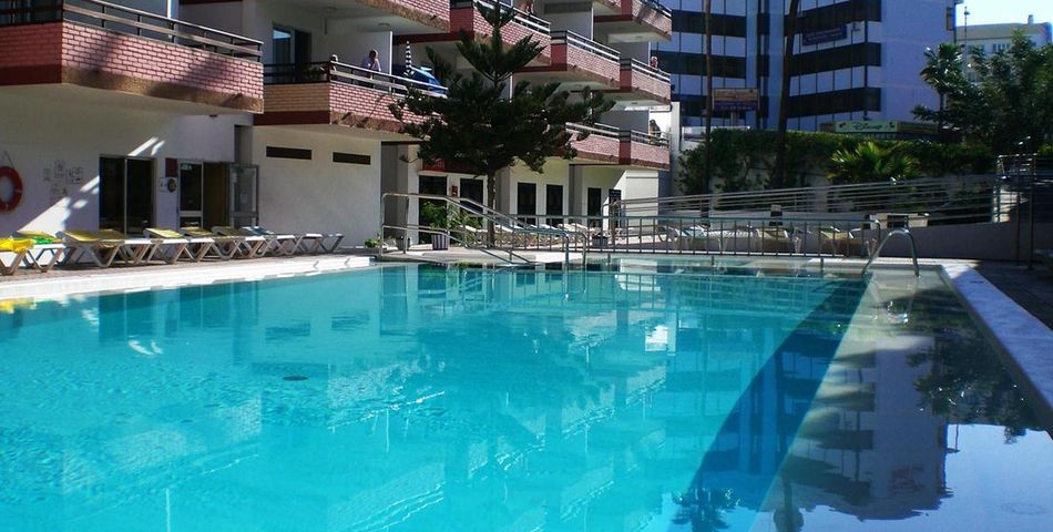 obiekt, teren hotelu, basen