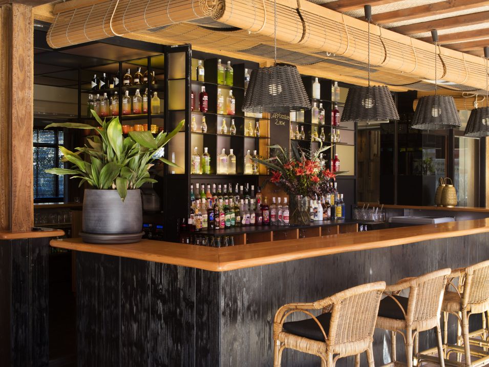 teren hotelu, drink bar