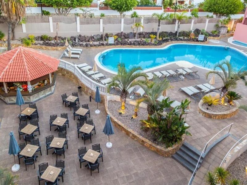 Marola Park Apartments 3*