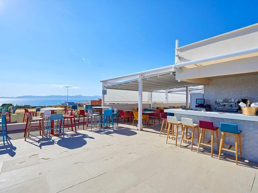 teren hotelu, drink bar