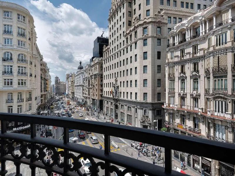NH Collection Madrid Gran Via 4*