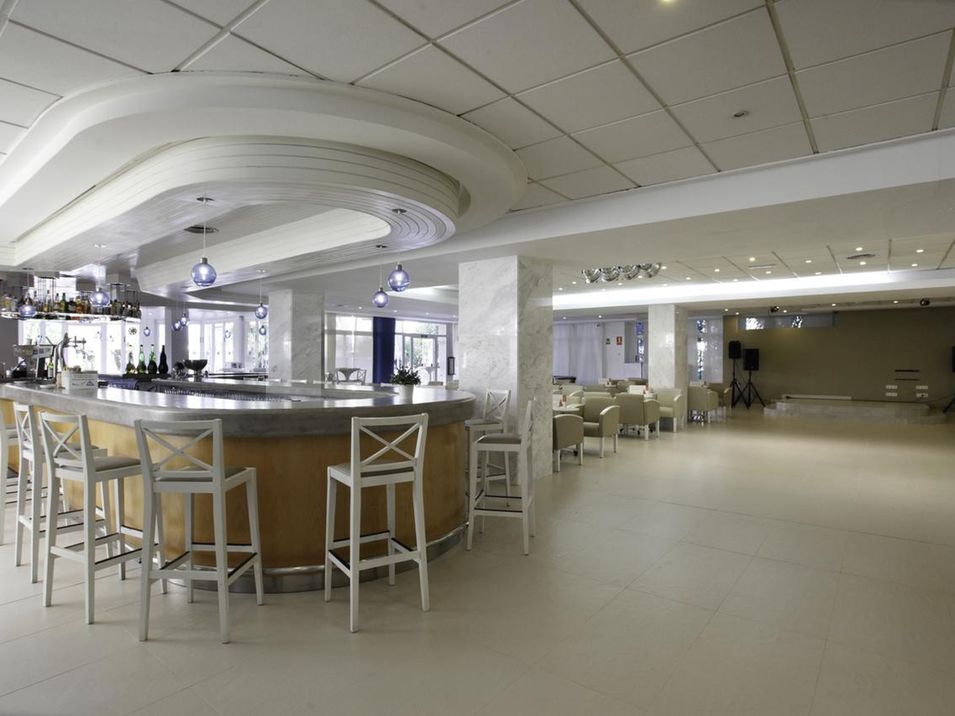 lobby bar
